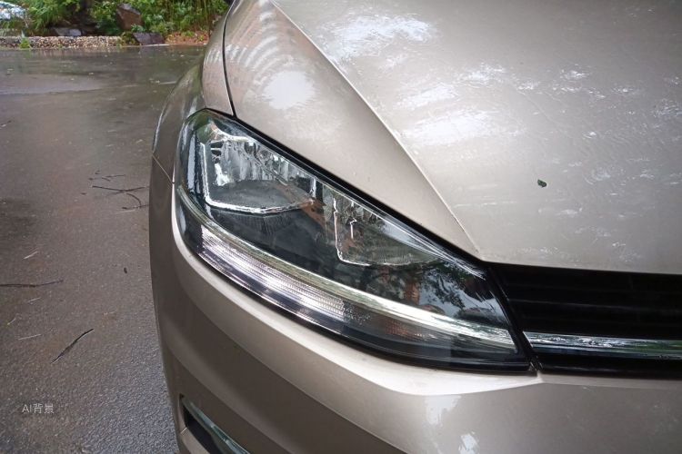 Volkswagen Golf 2018 car image #8