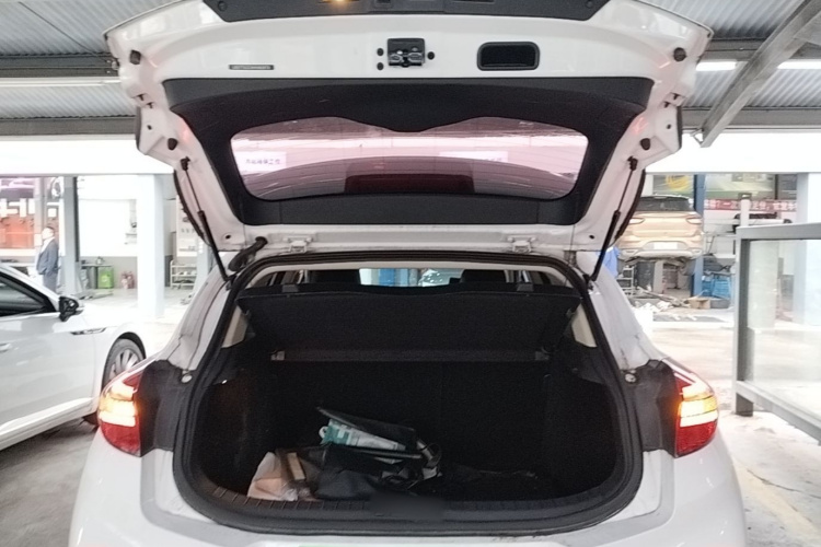 GEELY Emgrand GS 2019 car image #19