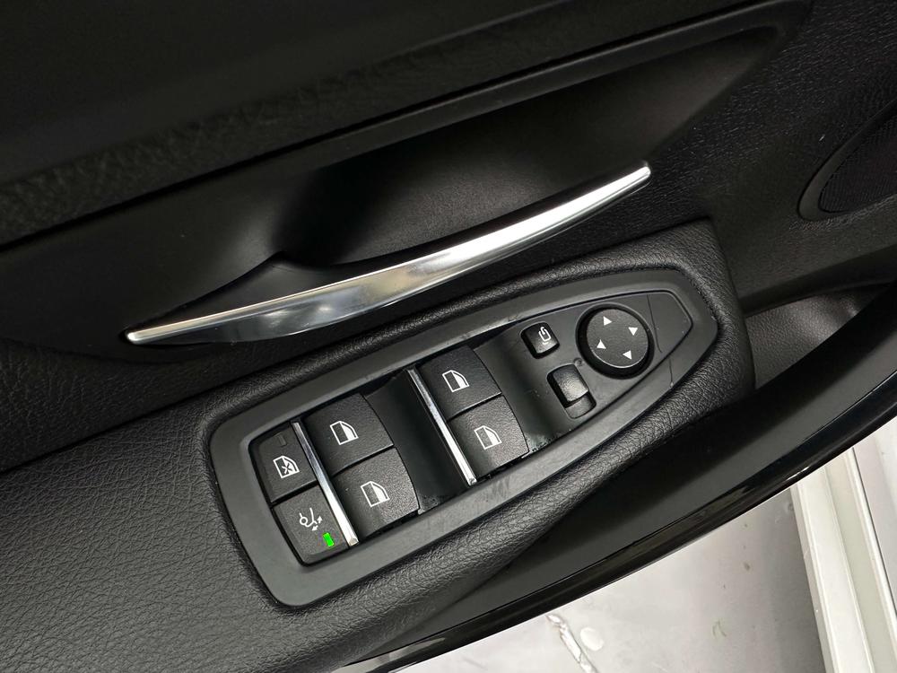 BMW 3 Series GT 2018 #27 BMW 3 Series GT 2018 immagine di auto #27