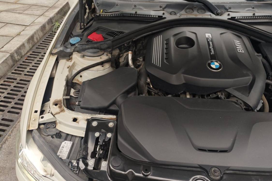 BMW 3 Series 2018 #11 BMW 3 Series 2018 car image #11