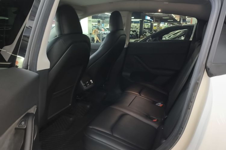 Tesla Model Y 2023 #17 Tesla Model Y 2023 car image #17