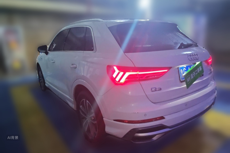 Audi Q3 2021 car image #5