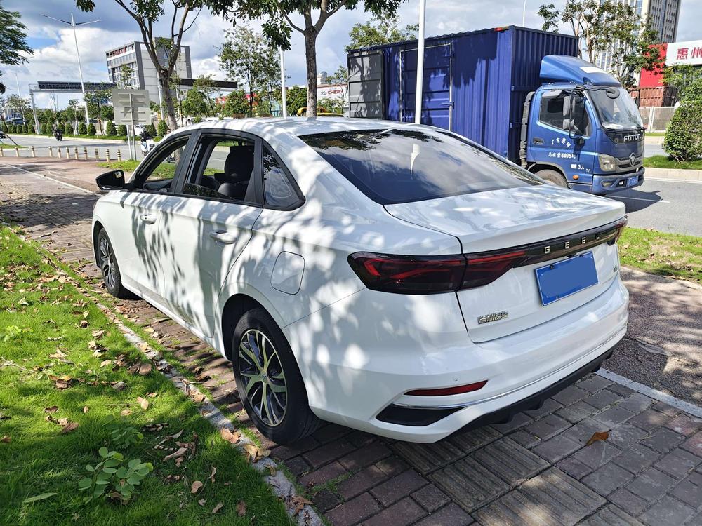 GEELY Emgrand 2021 car image #4