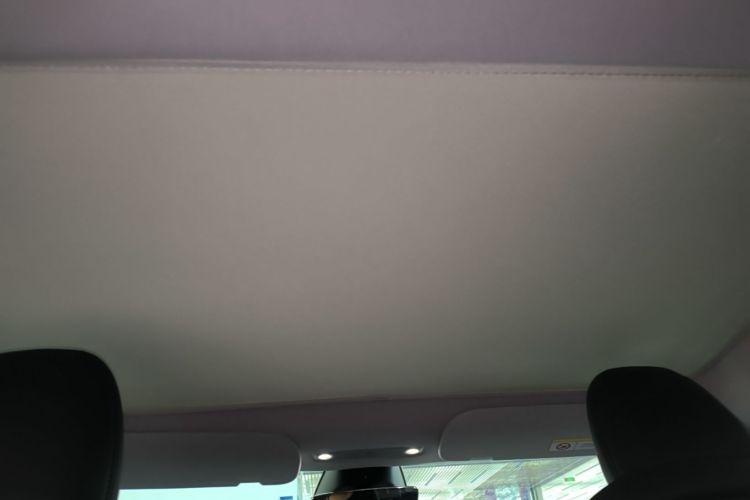 Tesla Model 3 2025 car image #20