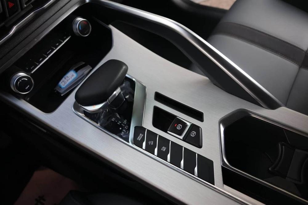 GEELY Coolray 2023 car image #7
