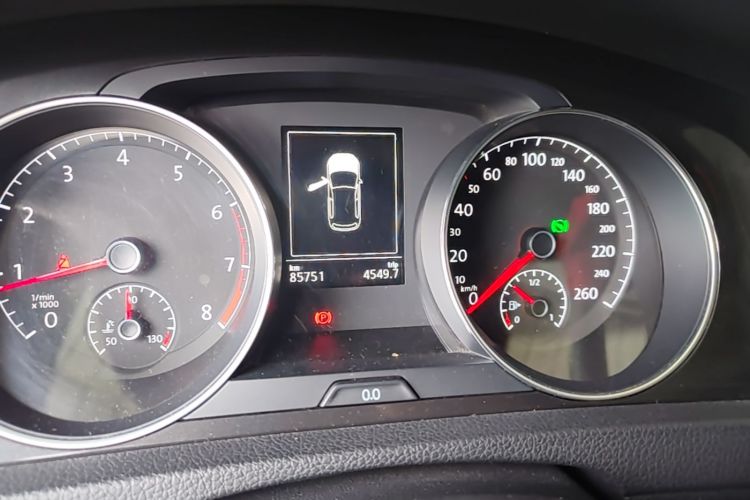 Volkswagen Golf 2018 car image #12