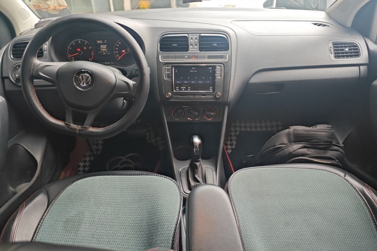 Volkswagen Polo 2017 car image #10