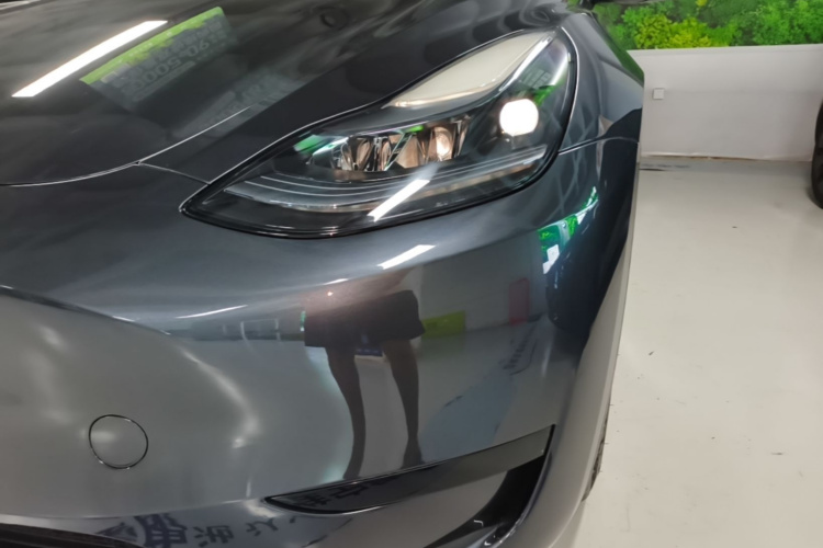 Tesla Model Y 2024 car image #23