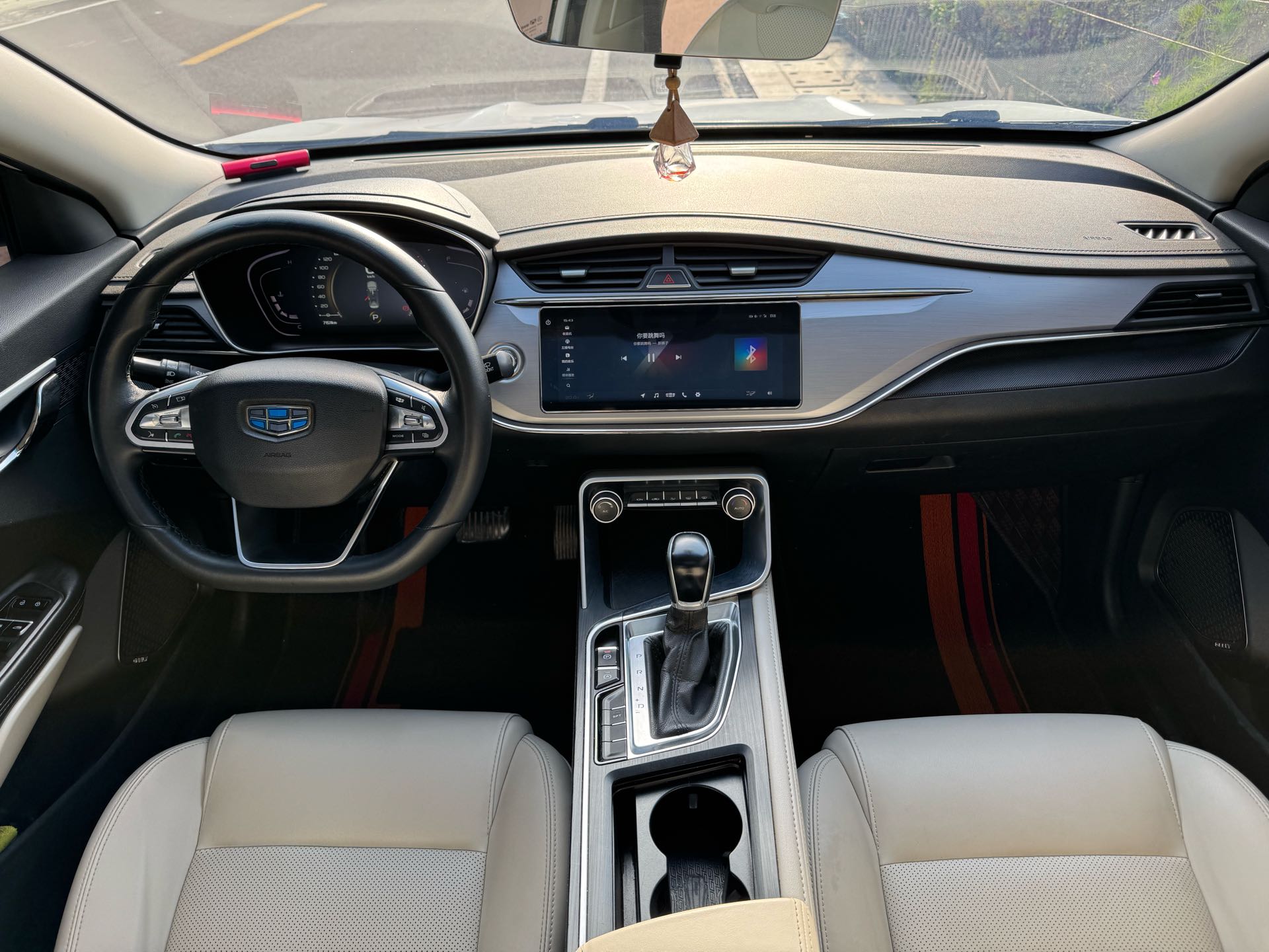 GEELY Binray 2019 car image #9
