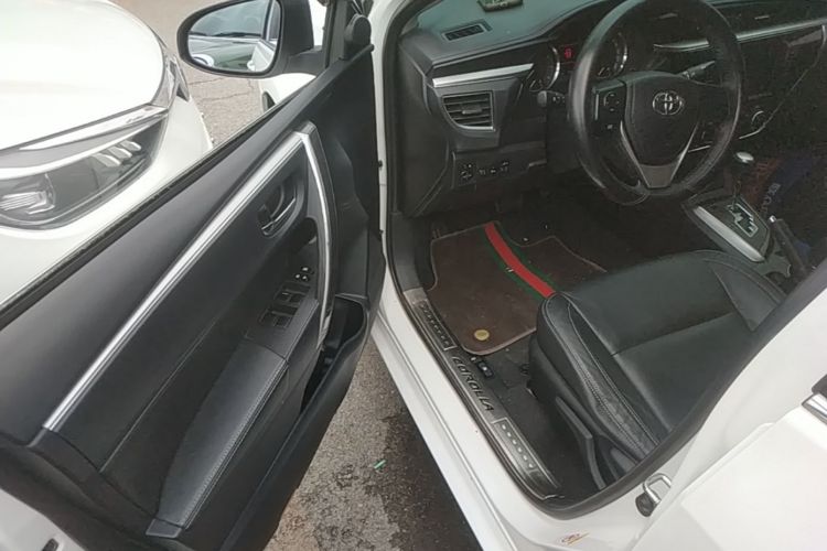 Toyota Corolla 2015 car image #16