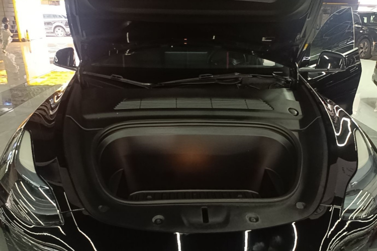 Tesla Model Y 2022 #20 Tesla Model Y 2022 car image #20