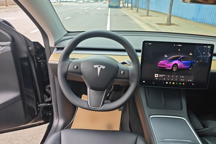 Tesla Model Y 2022 #11 Tesla Model Y 2022 car image #11