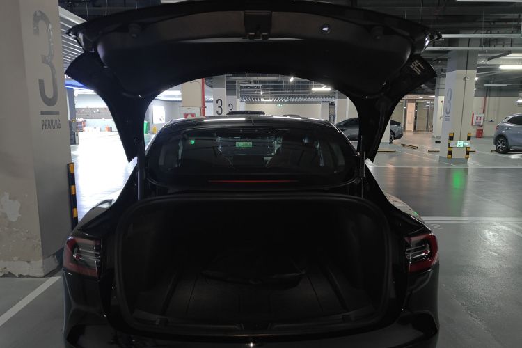 Tesla Model 3 2022 car image #21