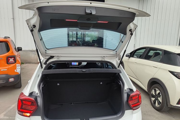 Volkswagen Polo 2024 car image #19