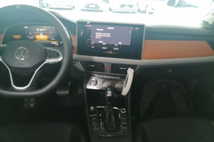 Volkswagen Bora 2025 car image #13