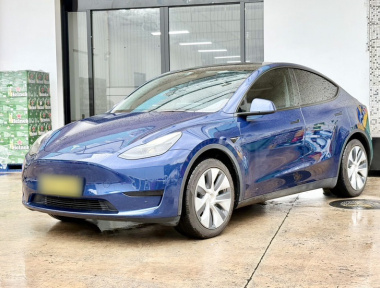 Tesla Model Y 2023 car image 