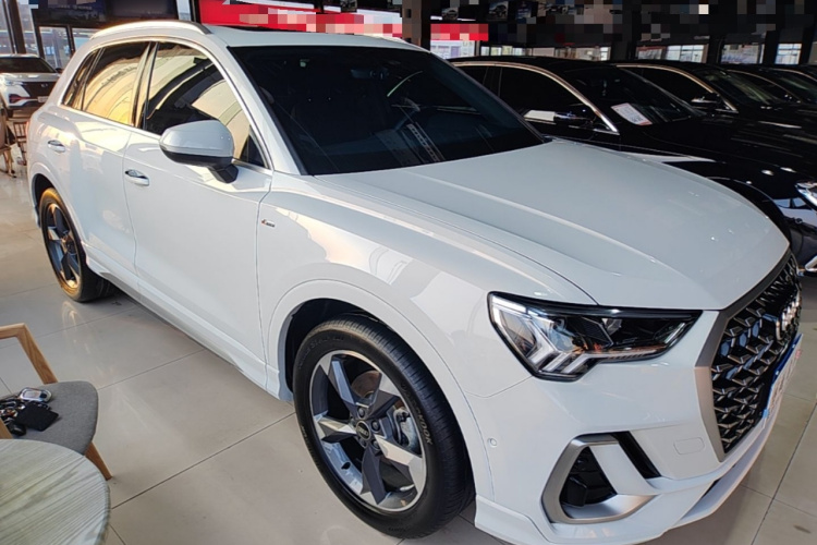Audi Q3 2024 car image #4