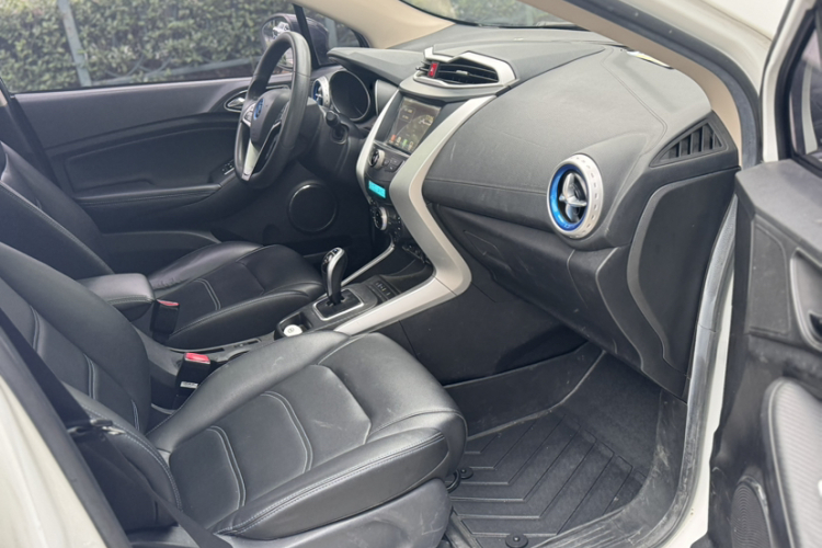 BYD Yuan New Energy 2019 car image #15