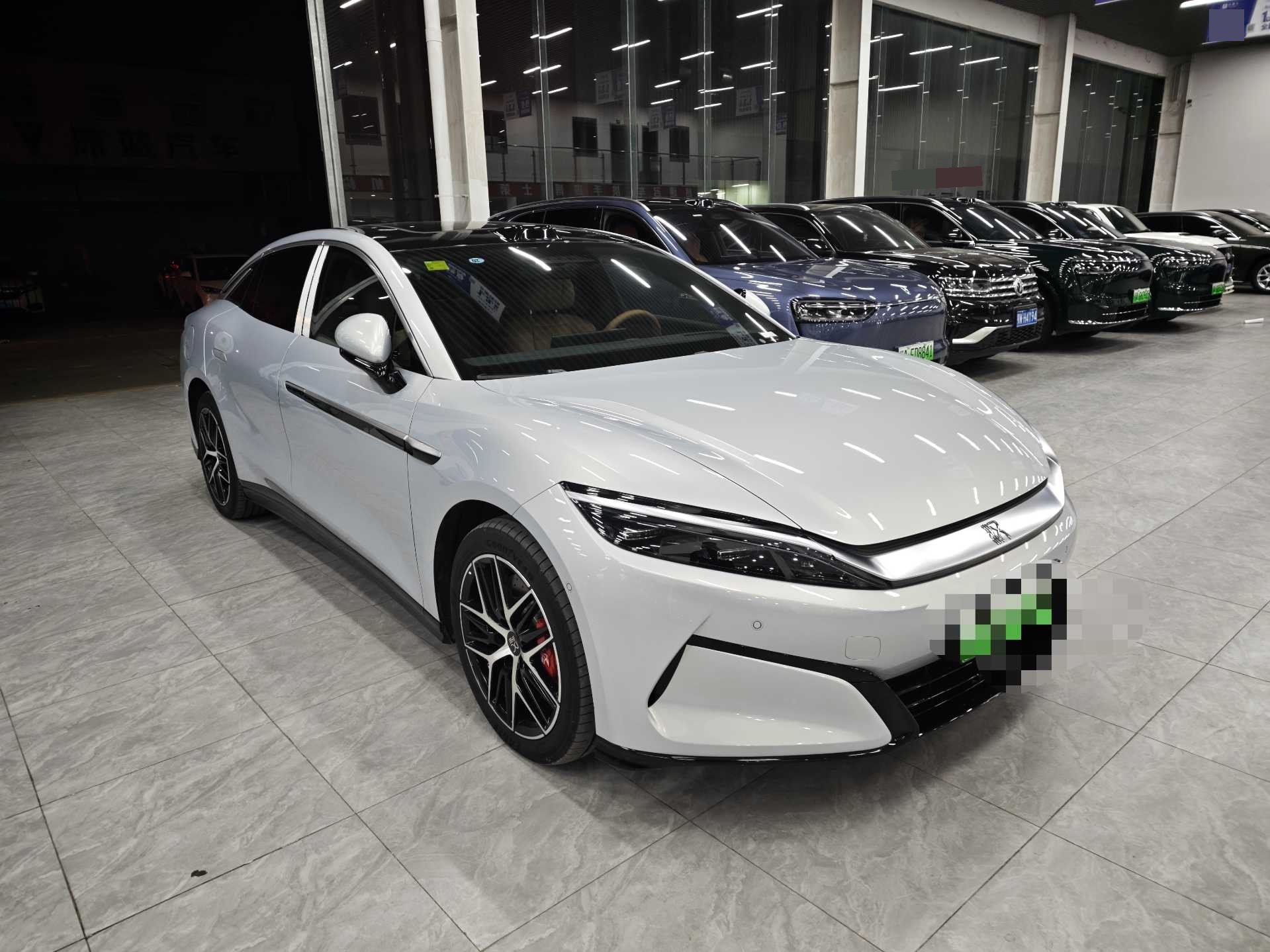 BYD HanL 2025 صورة سيارة #3