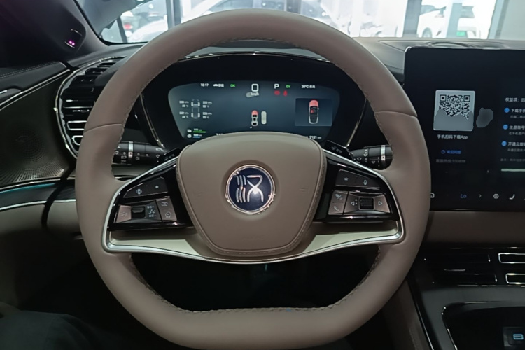 BYD Han 2025 car image #11