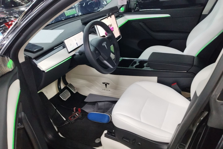 Tesla Model Y 2022 #15 Tesla Model Y 2022 car image #15