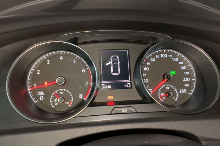 Volkswagen Golf 2020 car image #12