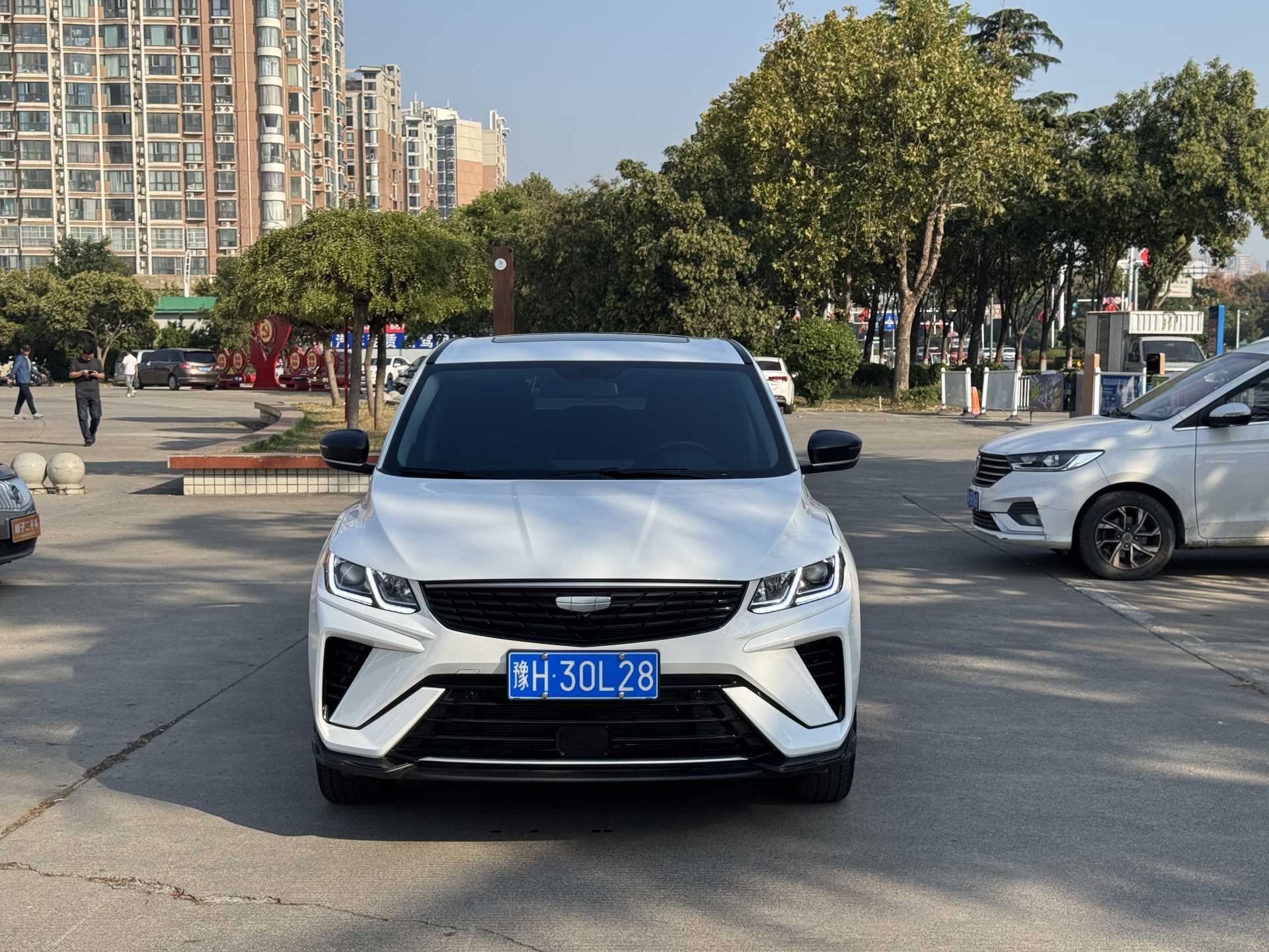 GEELY Coolray 2026 car image #2