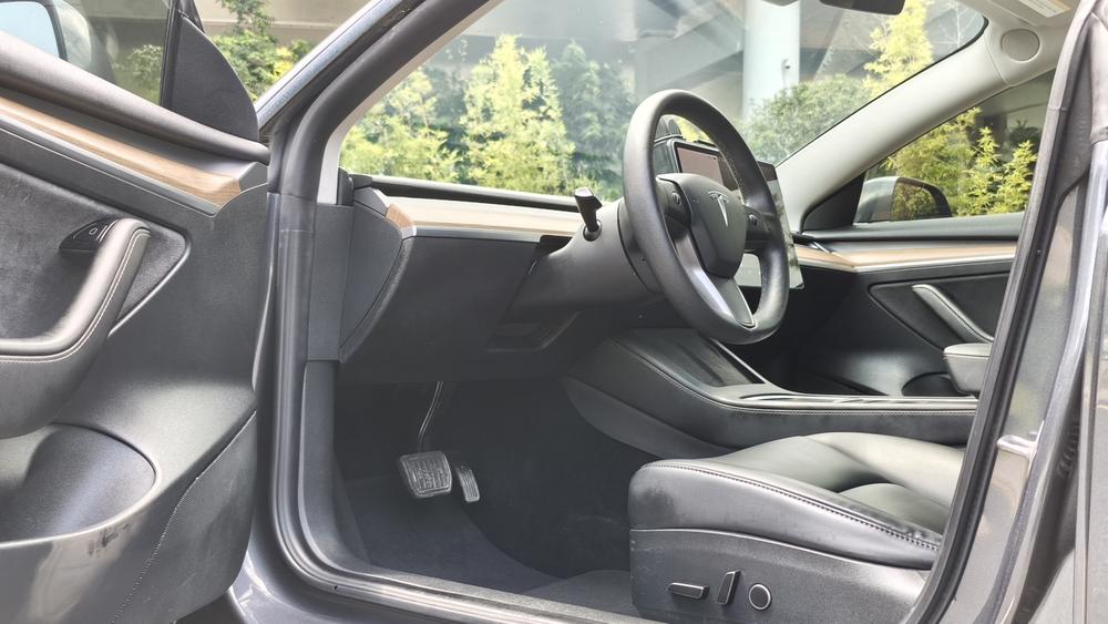 Tesla Model 3 2021 car image #23