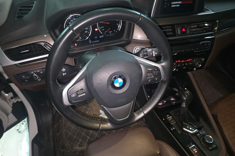 BMW X1 2018 #12 BMW X1 2018 immagine di auto #12