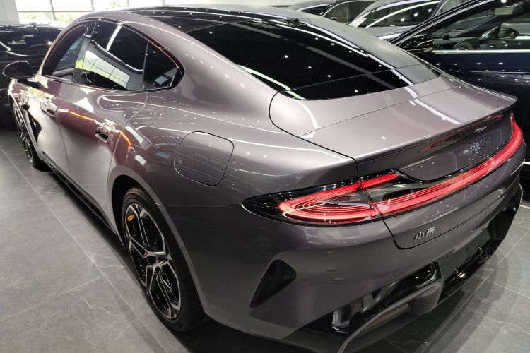 MI SU7 2024 image de voiture #5