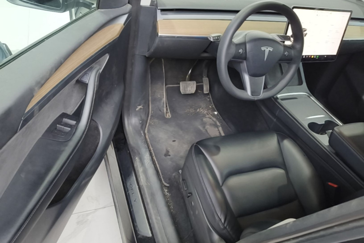 Tesla Model Y 2022 #16 Tesla Model Y 2022 car image #16