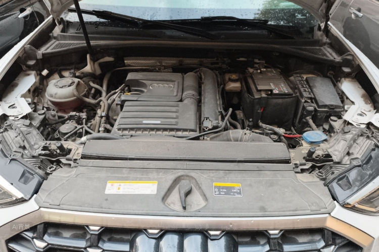 Audi Q3 2019 car image #22