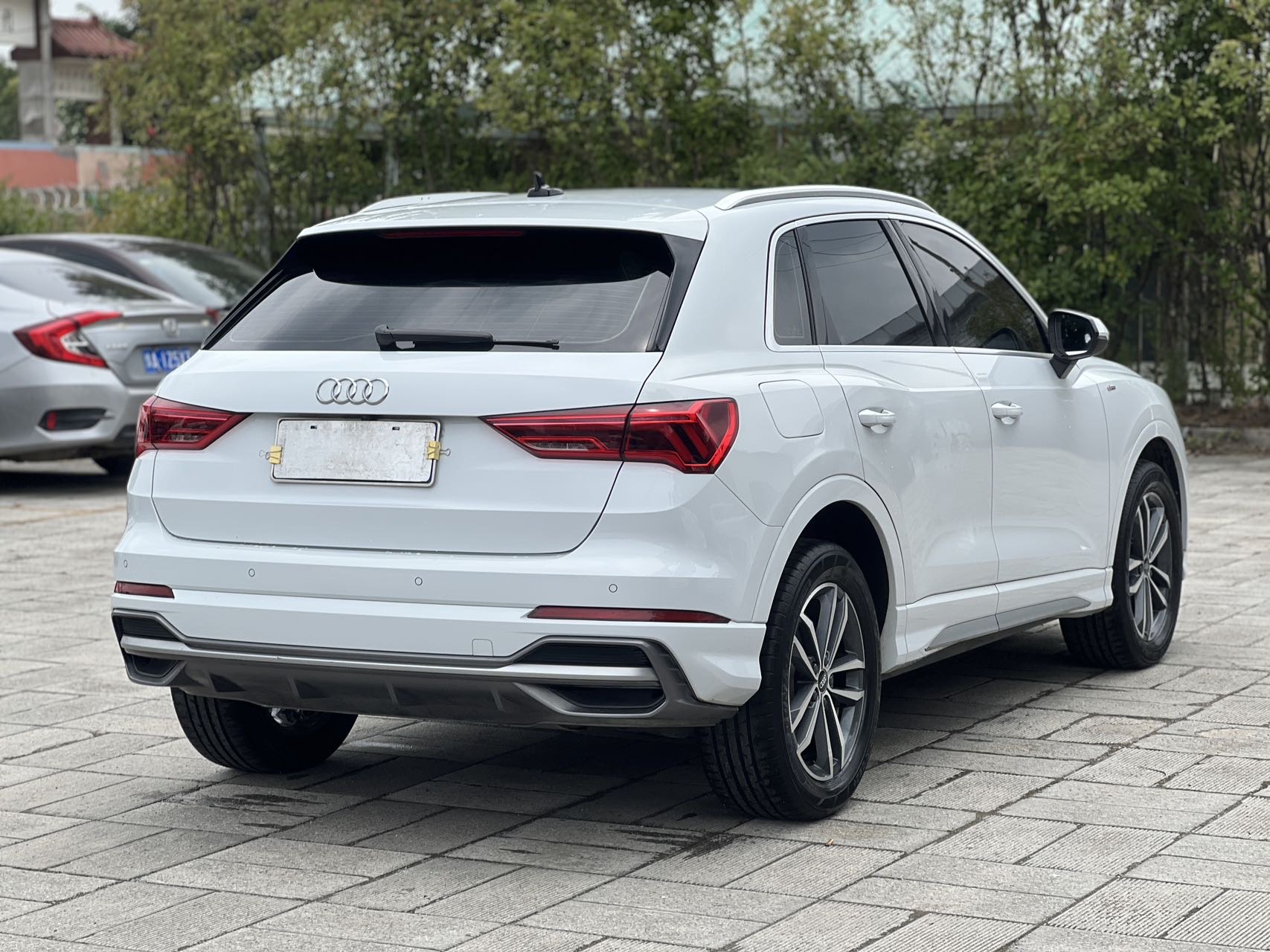 Audi Q3 2021 car image #11