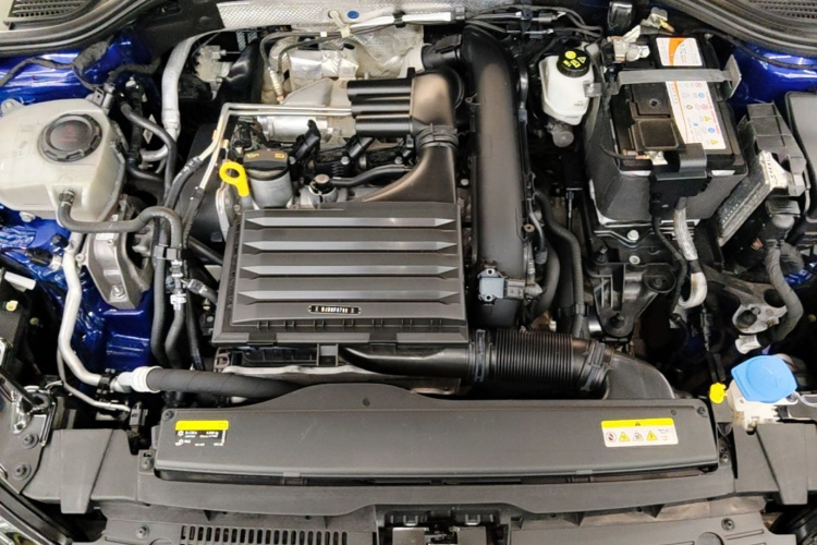 Volkswagen Golf 2021 car image #22