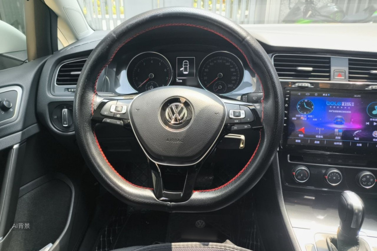 Volkswagen Golf 2019 car image #12