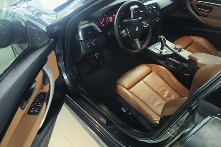 BMW 3 Series GT 2018 صورة سيارة #16