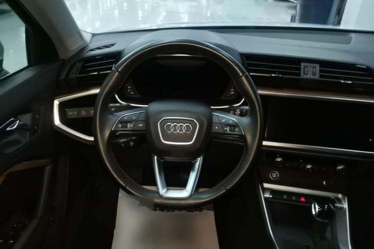 Audi Q3 2023 #11 Audi Q3 2023 car image #11