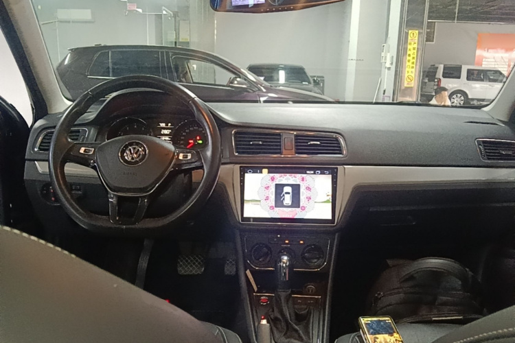 Volkswagen Lavida 2017 car image #11