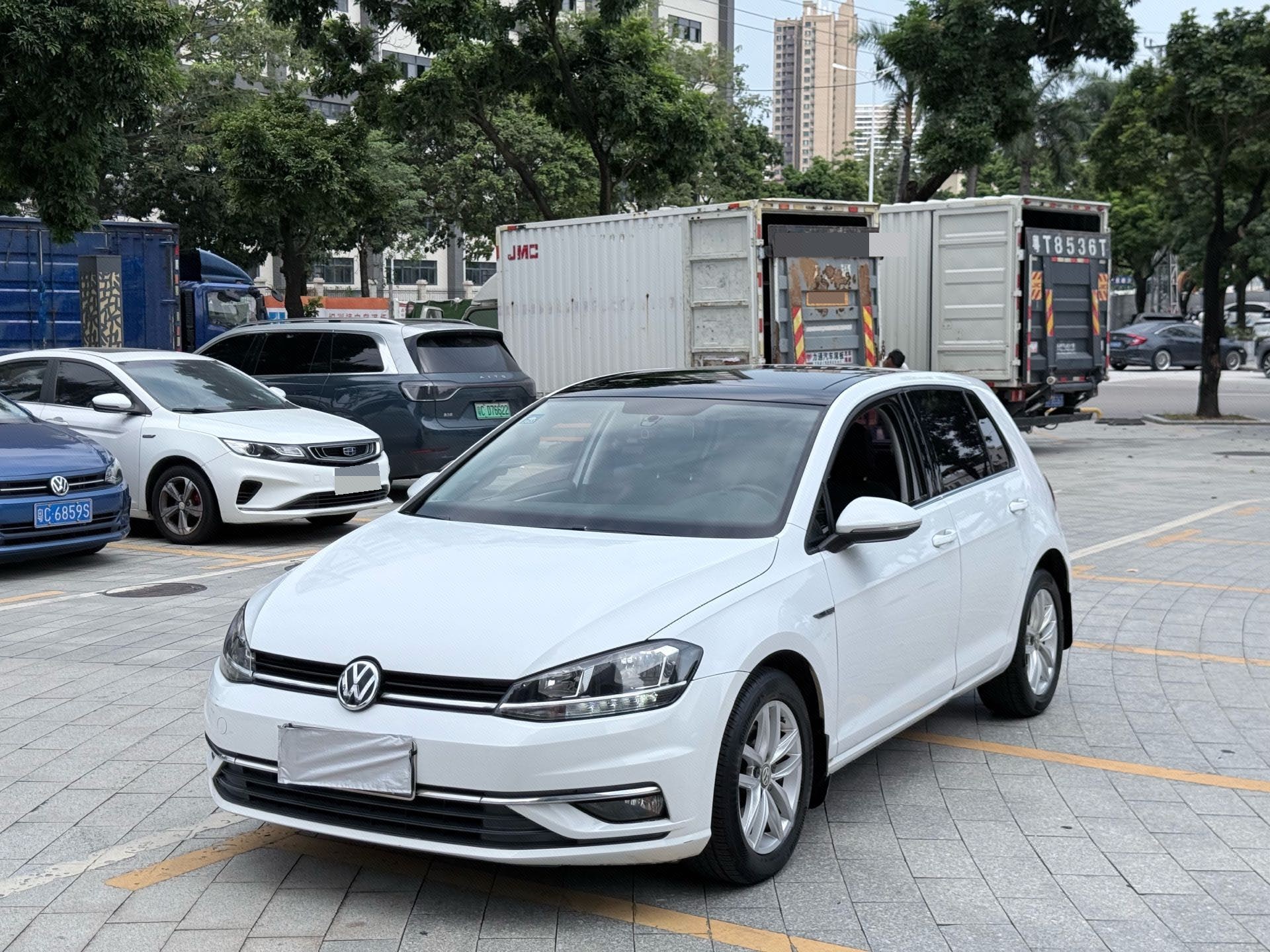 2018 2018 car image