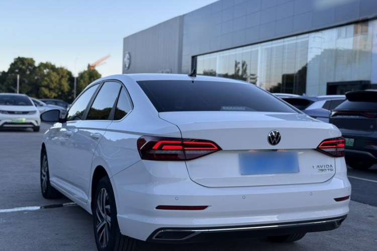Volkswagen Lavida 2022 car image #6
