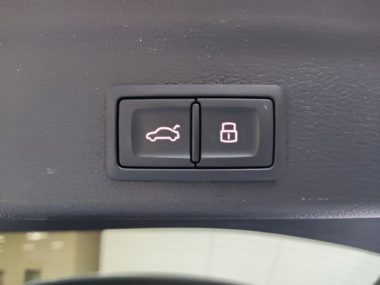 Audi Q3 2022 car image #12