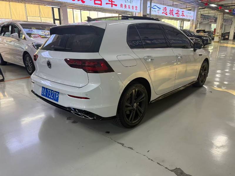 Volkswagen Golf 2023 car image #7