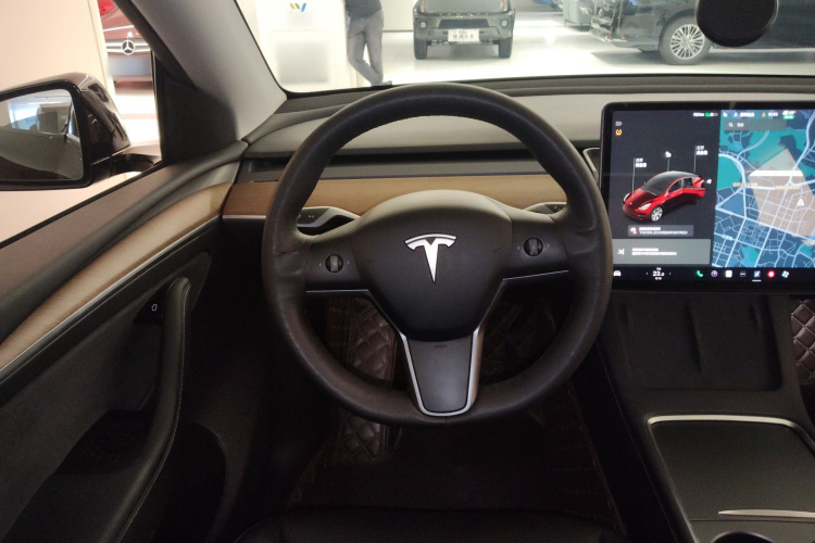 Tesla Model Y 2021 #14 Tesla Model Y 2021 car image #14