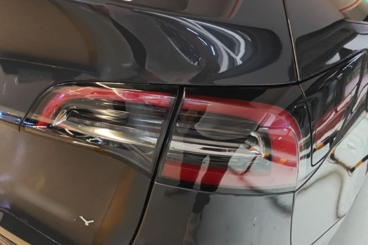 Tesla Model Y 2024 car image #8