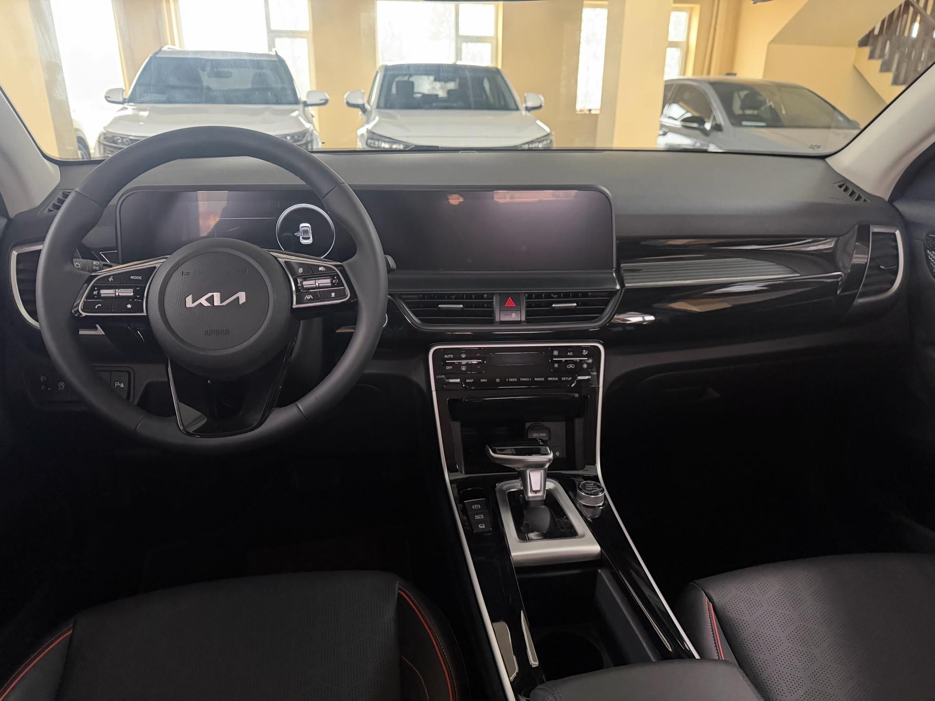 Kia Seltos 2023 car image #10