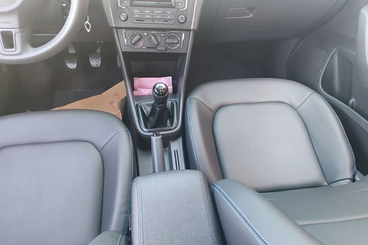 Volkswagen Santana 2016 car image #14