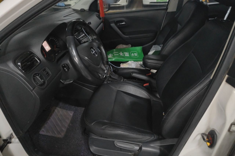 Volkswagen Polo 2015 #17 Volkswagen Polo 2015 car image #17