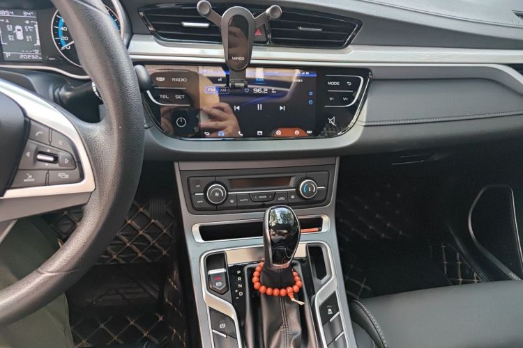 GEELY Emgrand 2020 #13 GEELY Emgrand 2020 car image #13