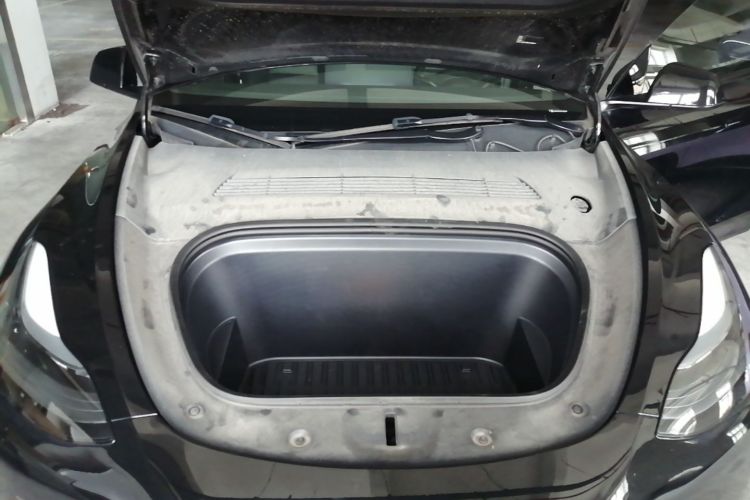 Tesla Model Y 2023 car image #20