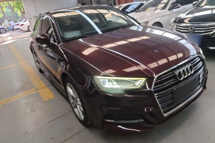 Audi A3 2019 immagine di auto #6